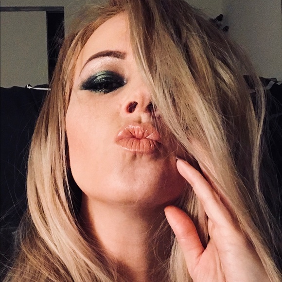 Meet your Posher, Anita - Picture 1 of 1